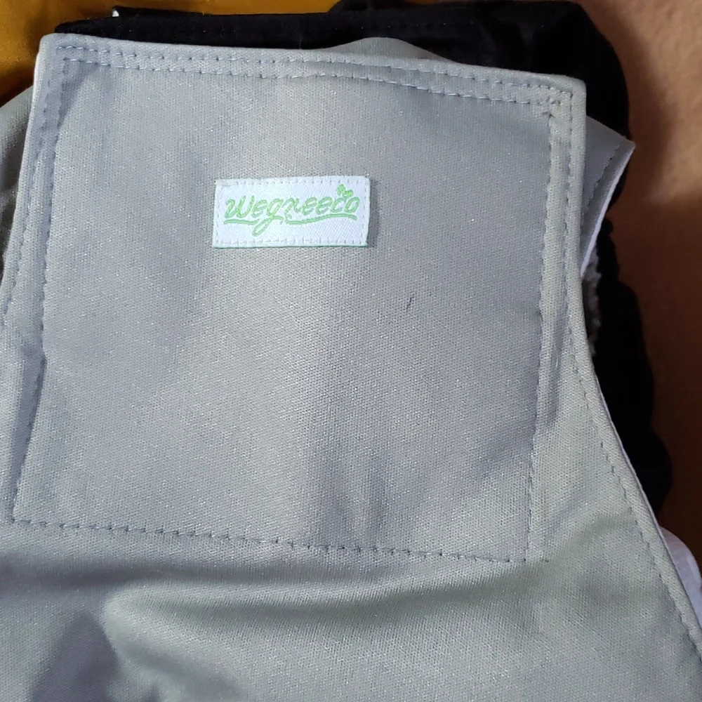( 4 diapers total) Incontinence Diapers for Dogs